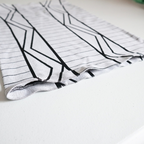 Nwot BCBGeneration Bodycon  Stretch Skirt - Picture 4 of 7